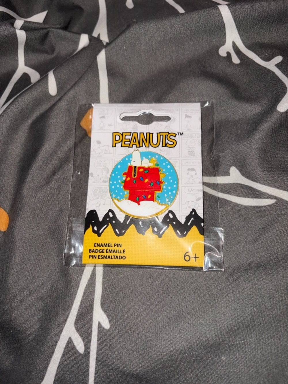 Loungefly Peanuts Snoopy Holiday Doghouse Enamel Pin NWT